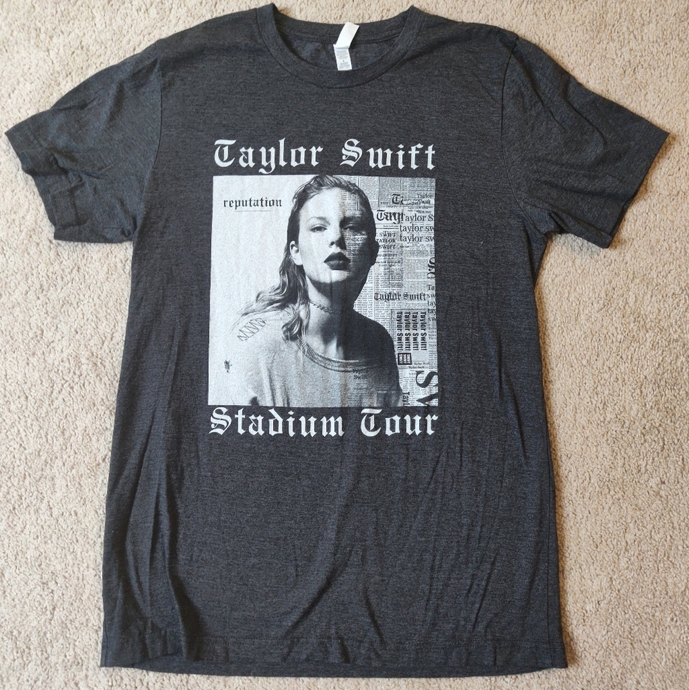 Reputation Stadium Tour Shirt 🐍🧣